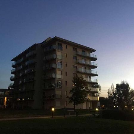 Azur Apartman Apartment Velence Exterior photo