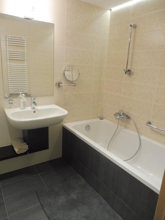 Azur Apartman Apartment Velence Exterior photo