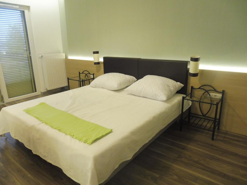 Azur Apartman Apartment Velence Exterior photo